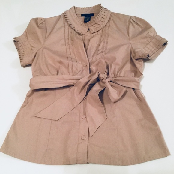 BCBGMaxAzria Tops - BCBGMAXAZRIA Top Size Medium